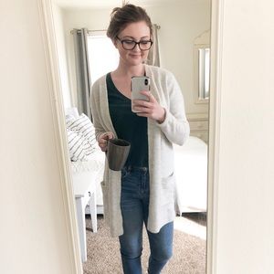 Meet your Posher, Caitlin